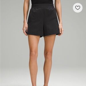 Lululemon Stretch Woven Shorts in Black